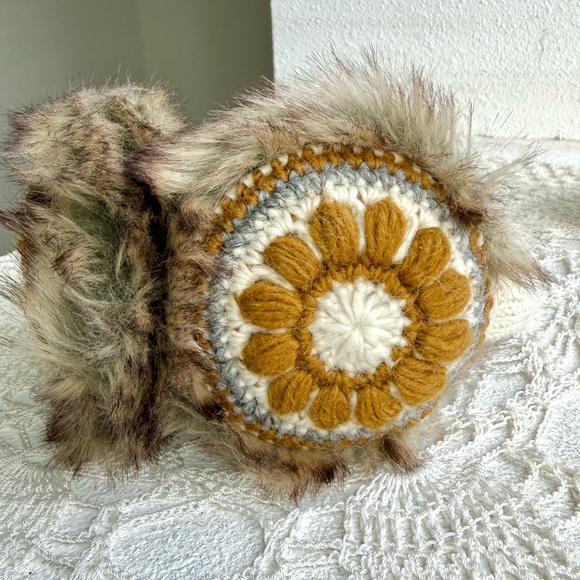 Everest Designs faux fur crochet earmuffs – Y2K boho - Picture 3 of 3